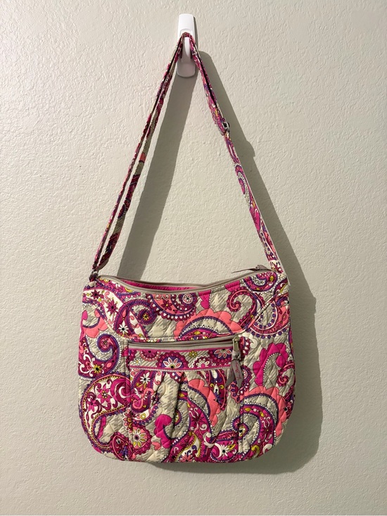 Vera Bradley Handbags - Vera Bradley Pink Paisley Quilted Crossbody Bag